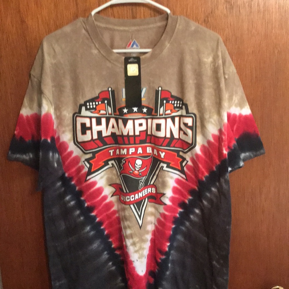 Tampa Bay Buccaneers Tee Shirt. Last of Tom Brady’s Final Super Bowl 🏆 win!